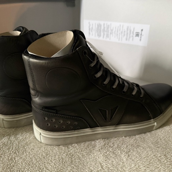 Unused Dainese Street Rocker D-WP - Euro 44 - Vintage Leather - Picture 4 of 7